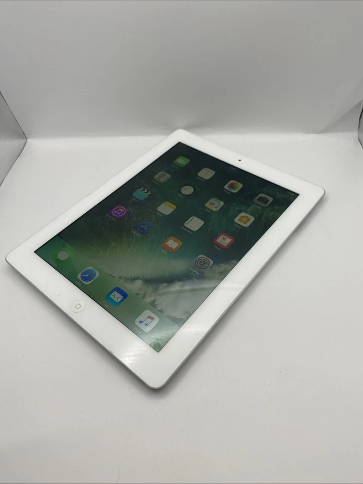 Apple iPad 4th Gen. 32GB, Wi-Fi, 9.7in - White - Image 2 of 4