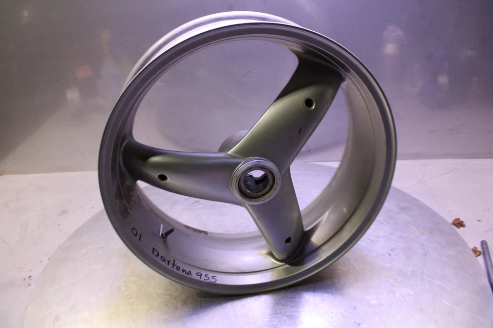 2001 Triumph Daytona 955i Rear Wheel Rim Straight Foto 2 de 4