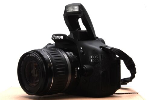 Canon EOS 600D 18 MP Full HD DSLR + Canon EF-S 18-55 II Objektiv + Zub - Afbeelding 1 van 4