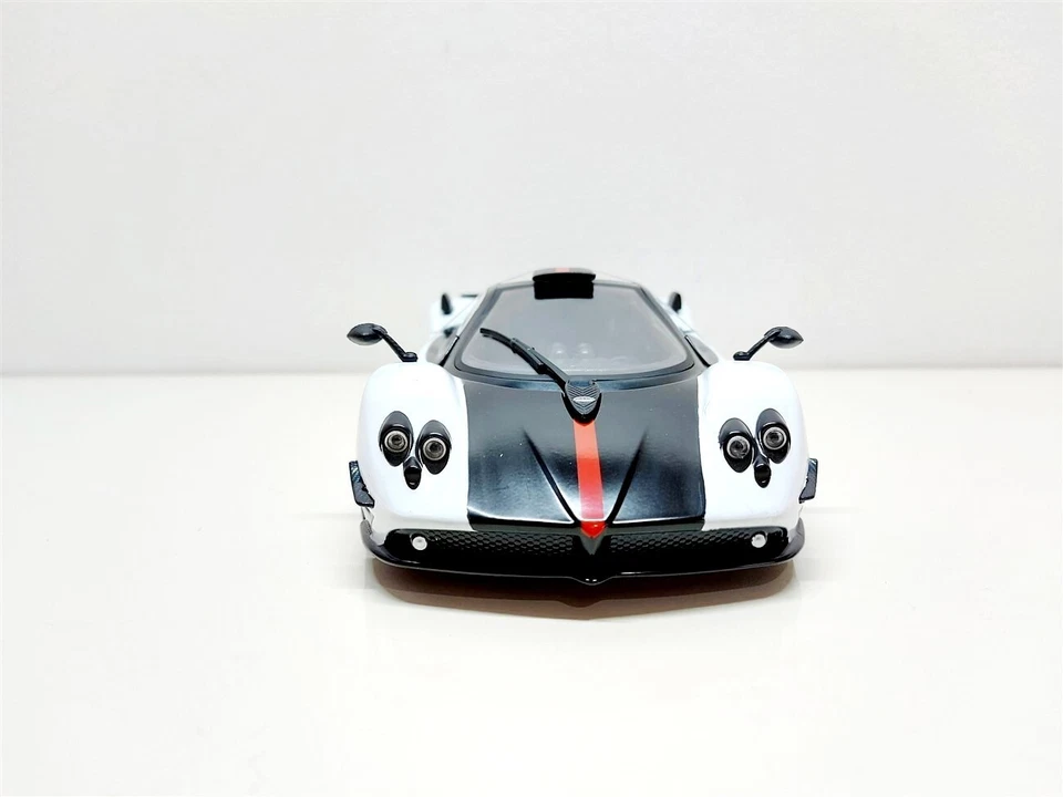 Pagani Zonda Cinque del 2009 - 1/18 MotorMax - Immagine 2 di 4