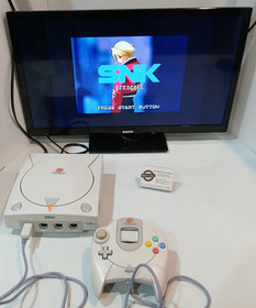 2000 Sega: Sega Dreamcast console bundle - HKT-3020: Cleaned and Tested