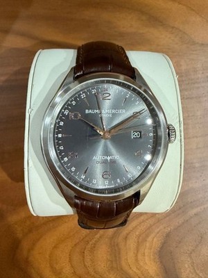 Baume & Mercier Clifton Dual Time GMT Automatikuhr MOA10111 43mm graues Ziffe...