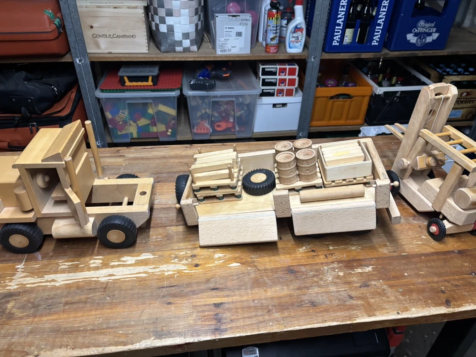Großer Holz LKW mit Ladung und passendem Gabelstapler - Bild 2 von 4