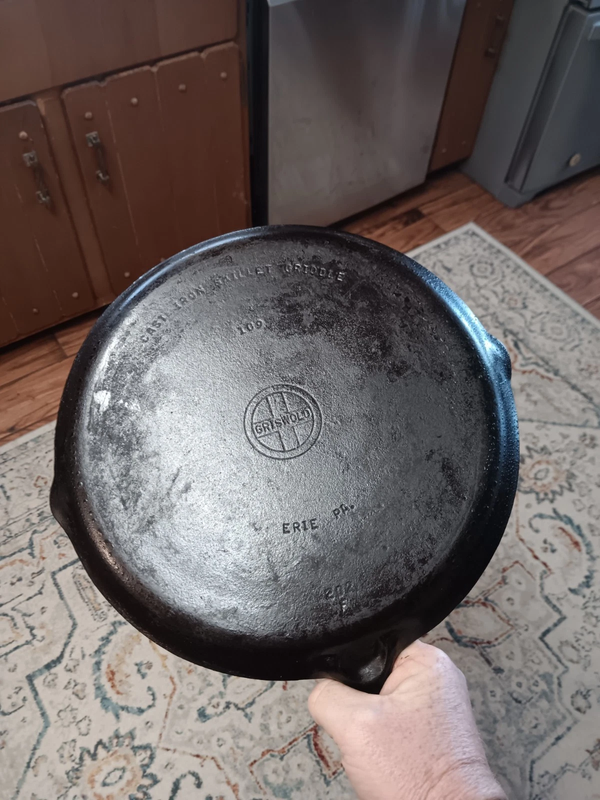 Griswold Cast Iron Skillet Griddle #109 202 made in USA shallow