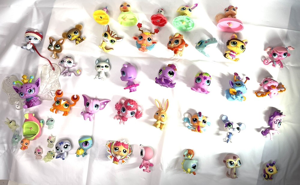 Over 40 Littlest Pet Shop Figures Toy Figurines Playhouse Hasboro Kids