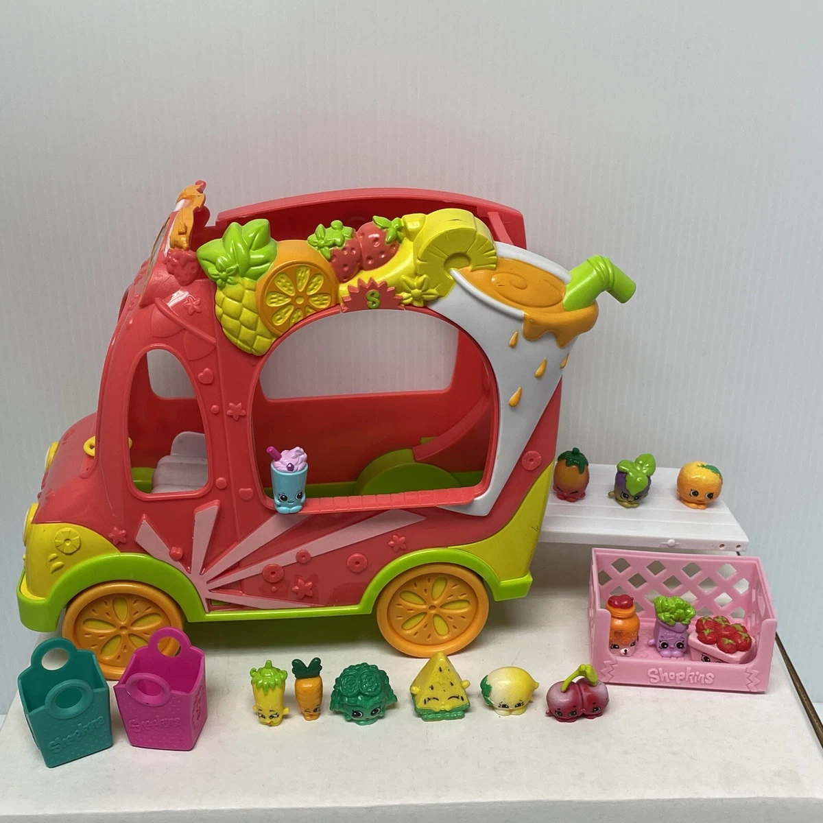 Shopkins Shoppies Smoothie Juice Truck Vehicle Retired Fruit Van 16 Accessories
