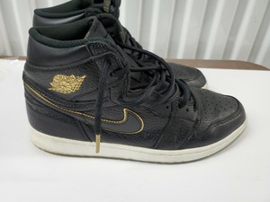 air jordan retro 1 mid black