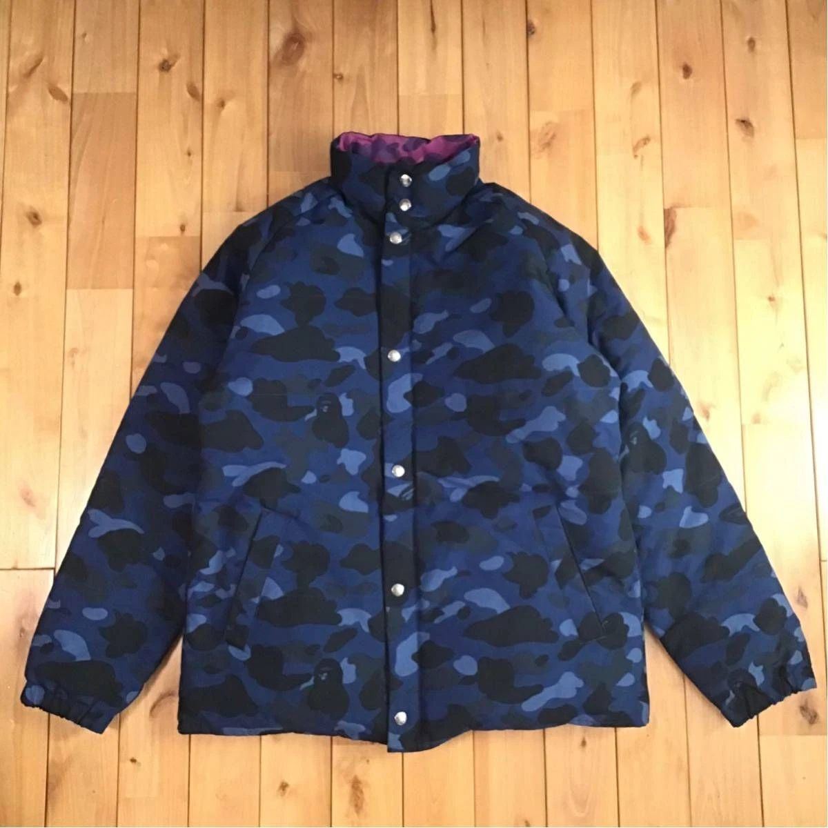 A BATHING APE (BAPE) BAPE Piumino reversibile viola mimetico × blu mimetico A Bathing Ape taglia L 2504TY