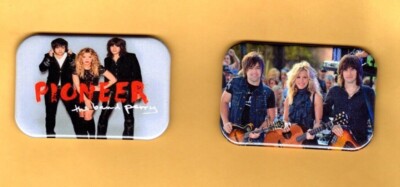 THE BAND PERRY    2  MAGNETS OR BUTTONS, PINBACK 2''X3'' W/ ROUNDED CORNER