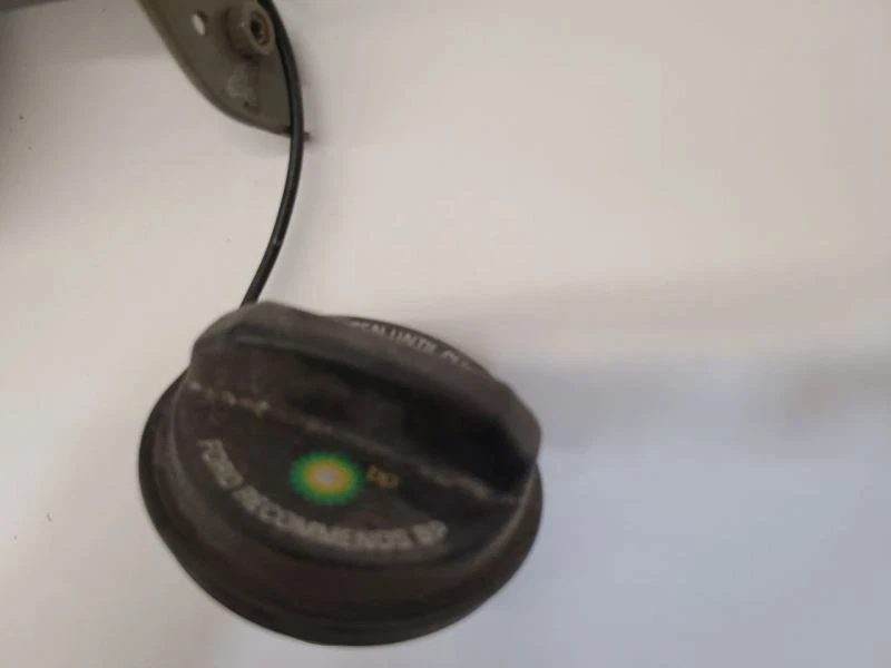 Ford Edge 2008 08 puerta de llenado de combustible plateada Foto 4 de 4