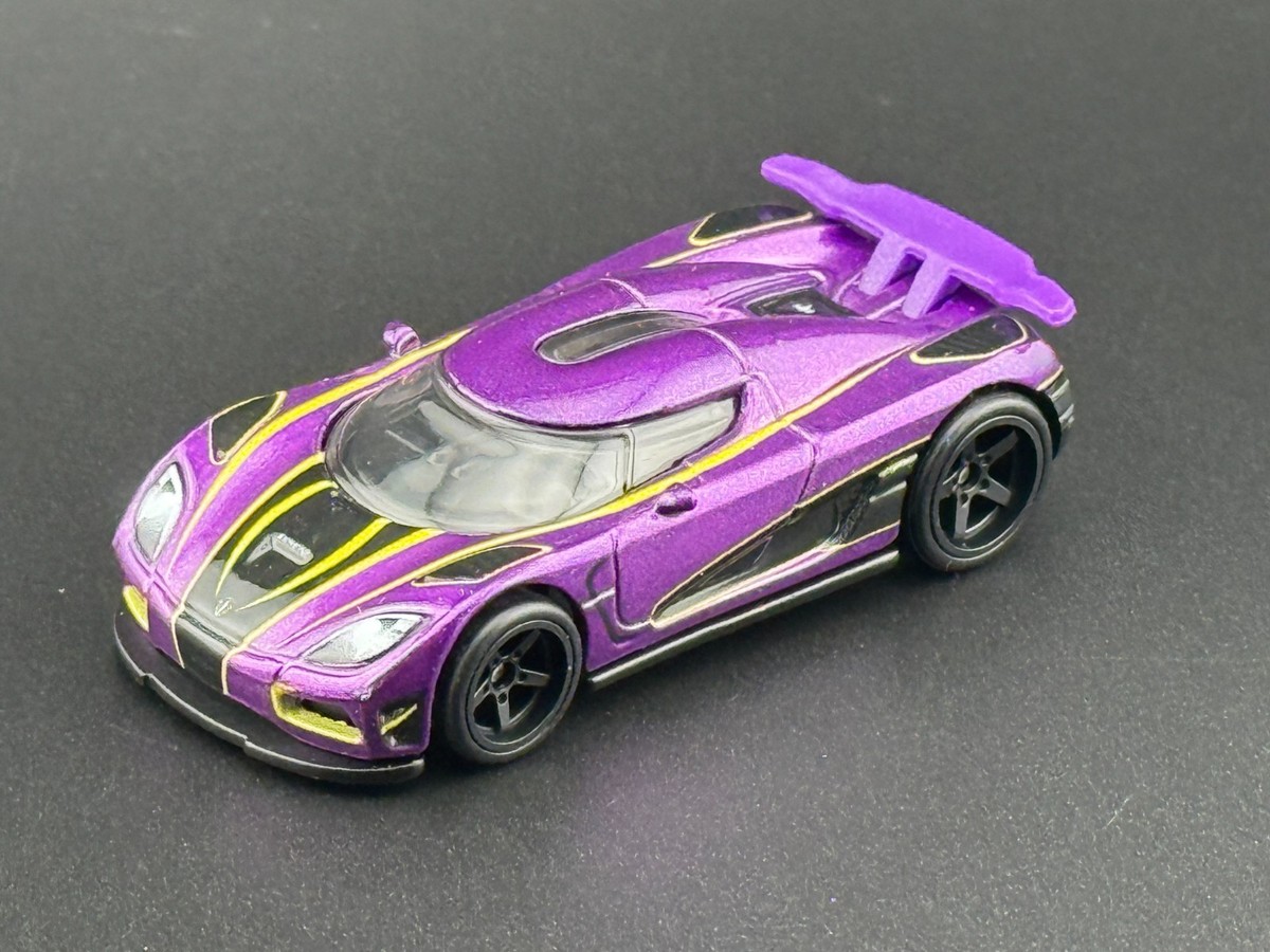 Hot Wheels Koenigsegg Agera R Purple Timeless Icons FPY86-961 N 1