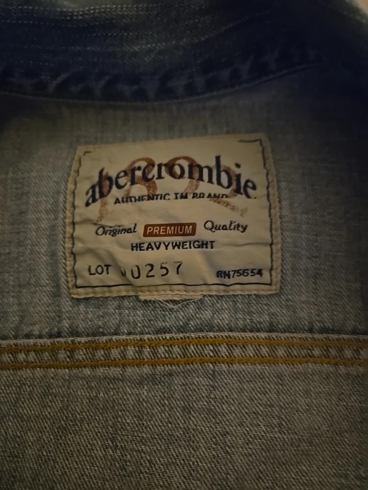 Chaqueta vaquera Abercrombie & Fitch para mujer talla L denim desgastado lavado Foto 2 de 4