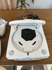 Sega Dreamcast Console Bundle w/ Games - Tested; 1 Controller Not Working