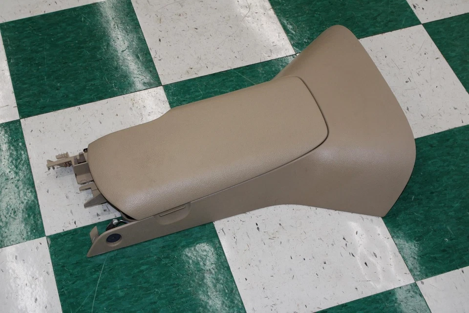 05-06 Corvette Tan Cashmere Floor Center Console W/ Lock Assembly OEM WTY OE WTY - Image 2 of 4