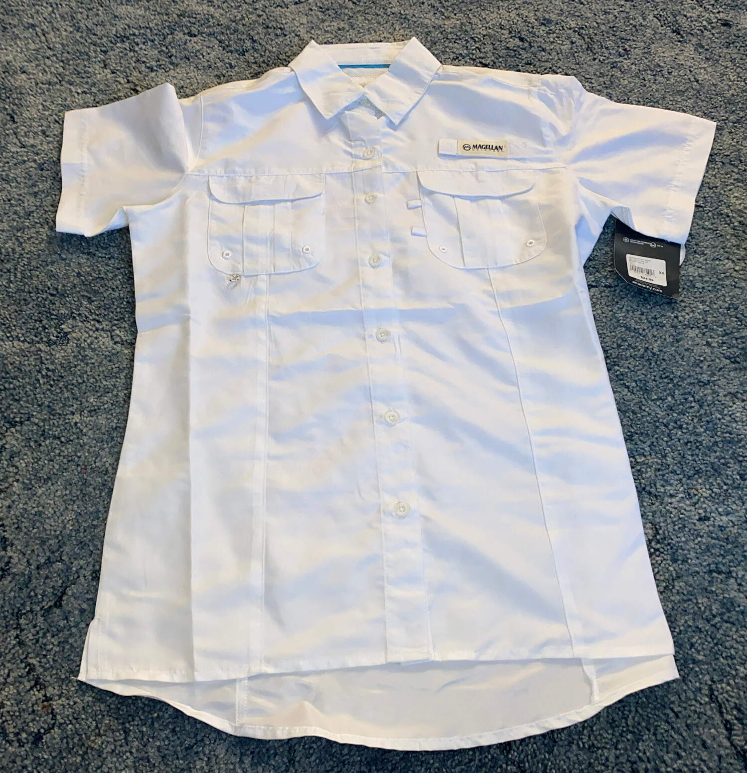 NWT Magellan Women's Fish Gear Button Up Shirt. Relaxed fit. Lake Fork