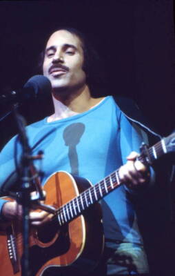 Paul Simon Performing On Stage Palladium Theatre London 1975 Old Music Photo 2