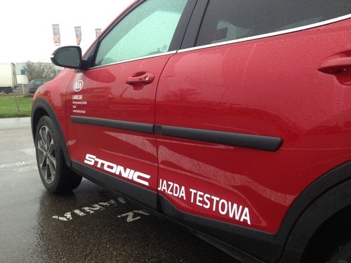 KIA STONIC Side Protection Mouldings / Door Protector / Rubbing Strips - Picture 2 of 5