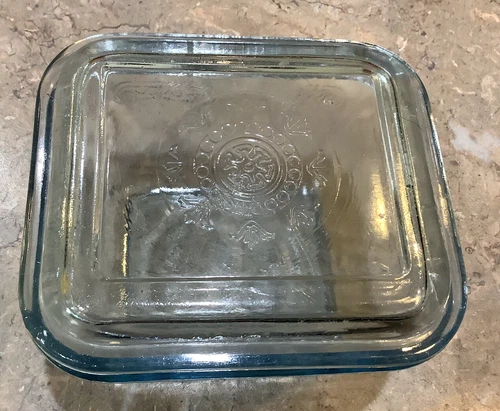 VINTAGE FIRE KING PHILBE GLASS REFRIGERATOR DISH W/LID 5" X 4 1/2" EXCELLENT