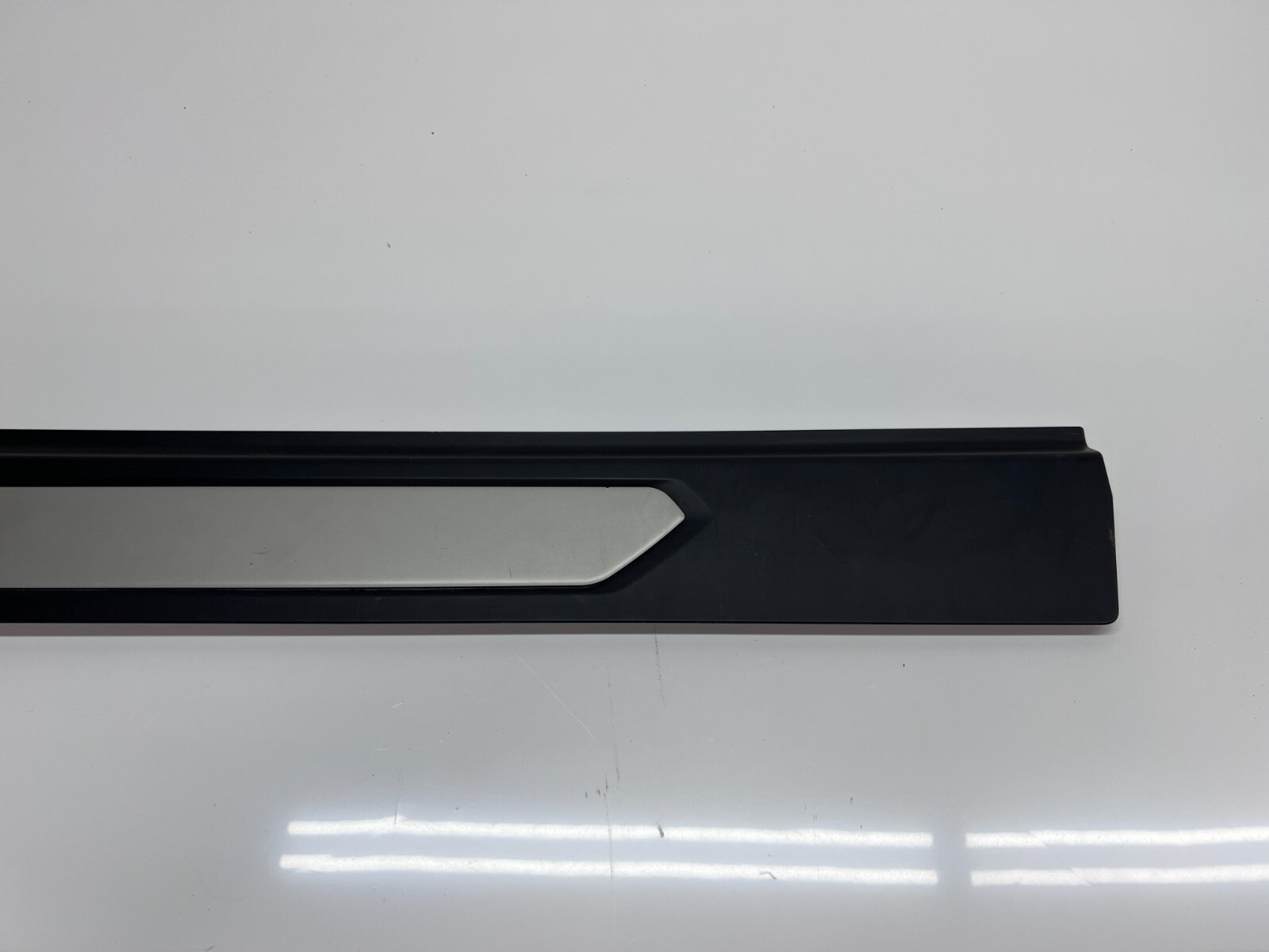 LAMBORGHINI AVENTADOR DRIVER LEFT SCUFF PLATE DOOR SILL OEM 470853491 470853655A