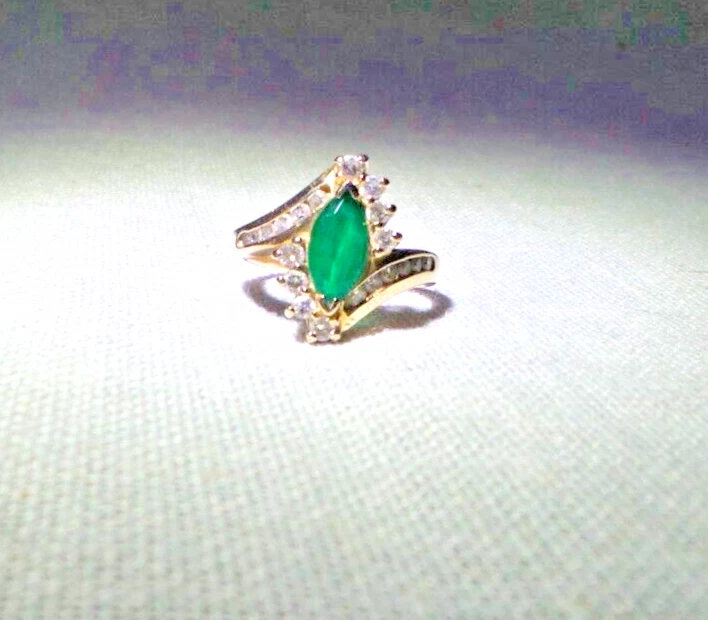 14k Yellow Gold Green Gemstone and Diamond Ring - Image 4 of 4