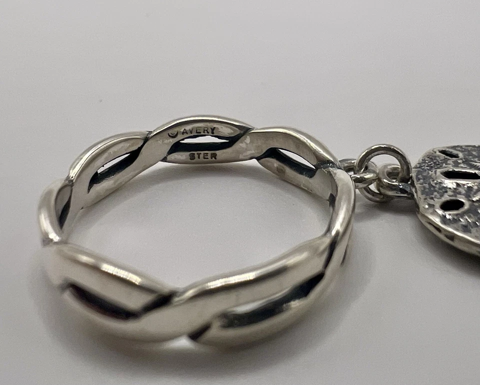 JAMES AVERY 925 STERLING SILVER SAND DOLLAR TWISTED BAND CHARM RING SIZE 5.5 - Image 2 of 4