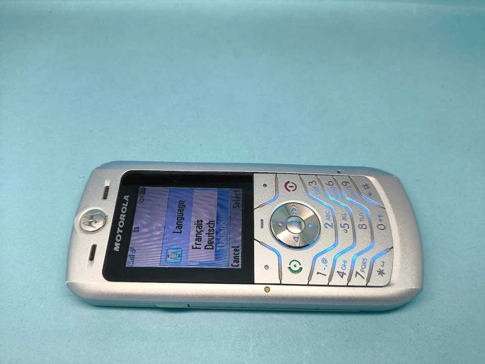 Motorola SLVR L6 (Unlocked) Mobile Phone Good Condition - Image 3 of 4