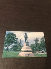 UNPOSTED POSTCARD - STATUE OF CHIEF OSHKOSH OF THE MENOMINEE TRIBE