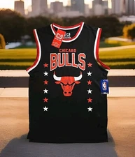 NWT Chicago Bulls NBA UNK Jersey Men’s Sz Medium #66 Embroidered Bull Basketball