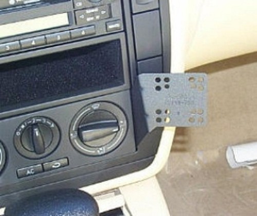 PanaVise CUSTOM IN-DASH PHONE/IPOD MOUNT for VW VARIOUS 2000-2006 75138-200 - Picture 2 of 3