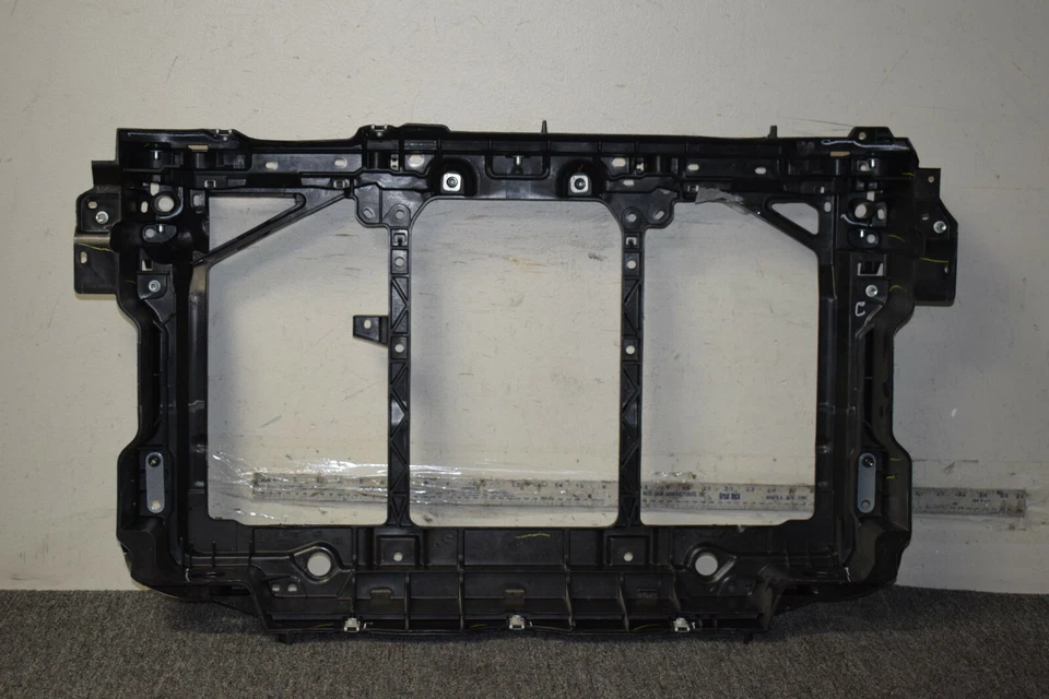 Radiador delantero deportivo Mazda 3 2014-2016 soporte central Foto 4 de 4