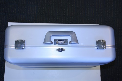 Zero Halliburton Briefcase Natural Aluminum Finish with Dial Lock and Padding - Picture 4 of 13