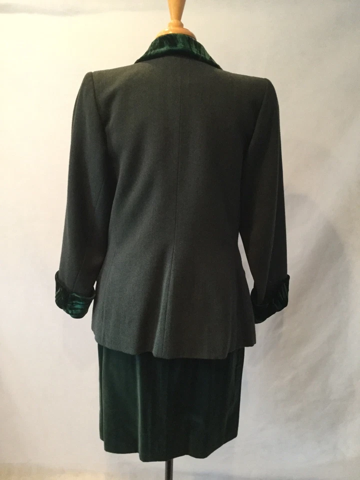 VESTIDO Y CHAQUETA DE TERCIOPELO VERDE YVES SAINT LAURENT NAN DUSKIN - TALLA 42 (US 12) Foto 3 de 4