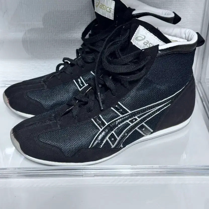 Asics TBX Low Top Boxing Shoes 250 Official