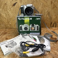Fujifilm Finepix S3000 Digital Camera Box - Working