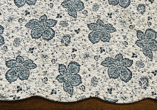 Williamsburg Blue & White Reversible Multi Purpose Quilt! Classic Shabby Chic - Picture 8 of 24