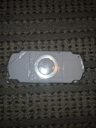 Lot of 4 PSP Consoles for Parts + 1 PS Vita Console for Parts + White PSP Cover - Bild 8 von 19