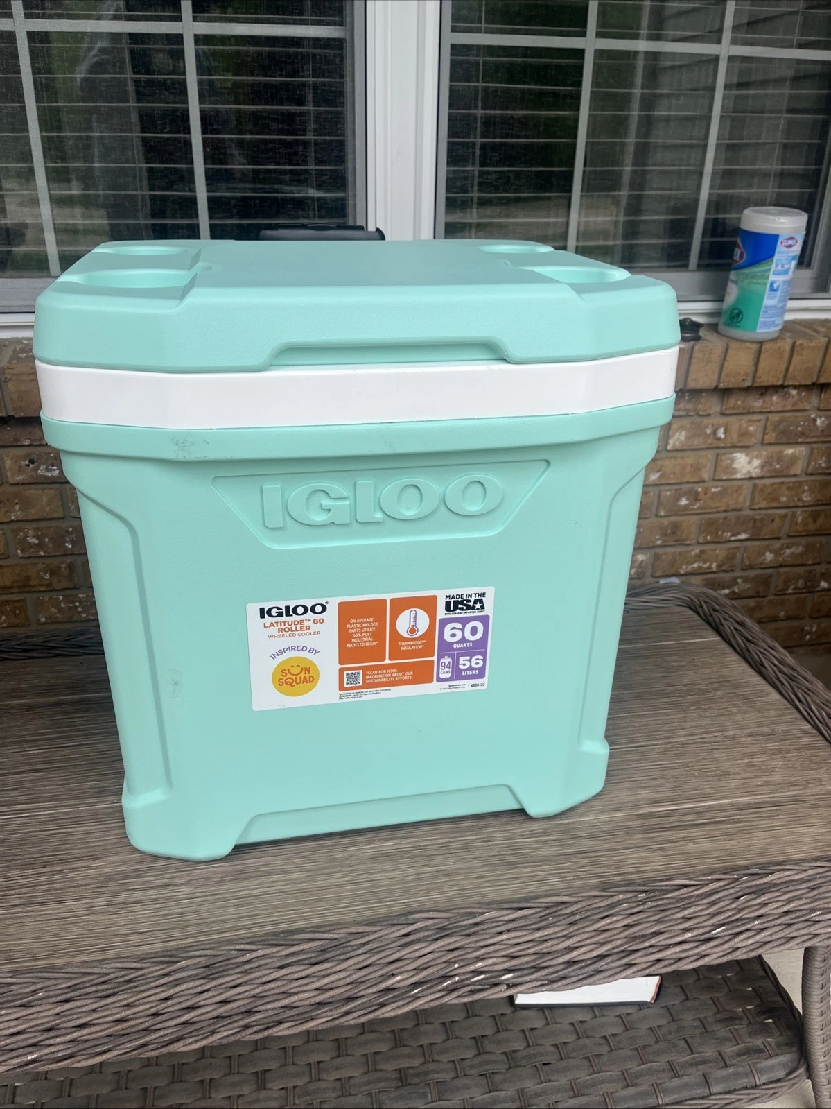 IGLOO LATITUDE 94 CANS/60QT ROLLING COOLER - SEAFOAM