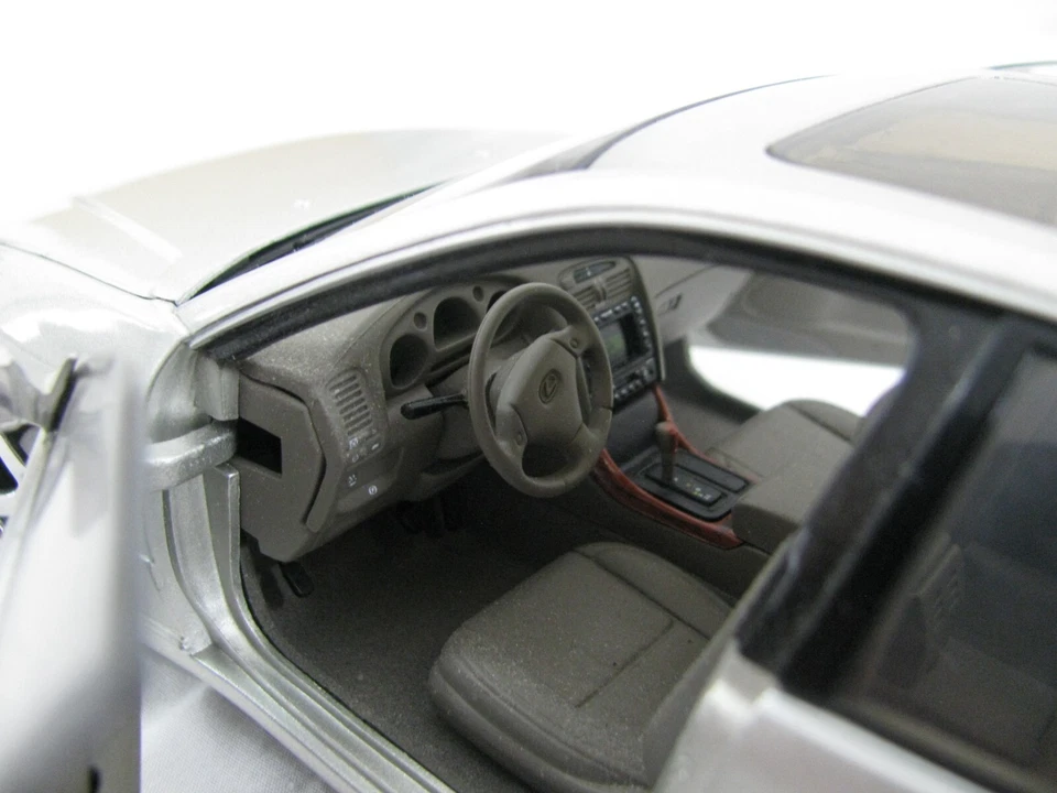 AUTOart 1/18 Diecast Plateado Lexus GS 400 Modelo Coche Concesionario Promo En muy buena condición Foto 3 de 4