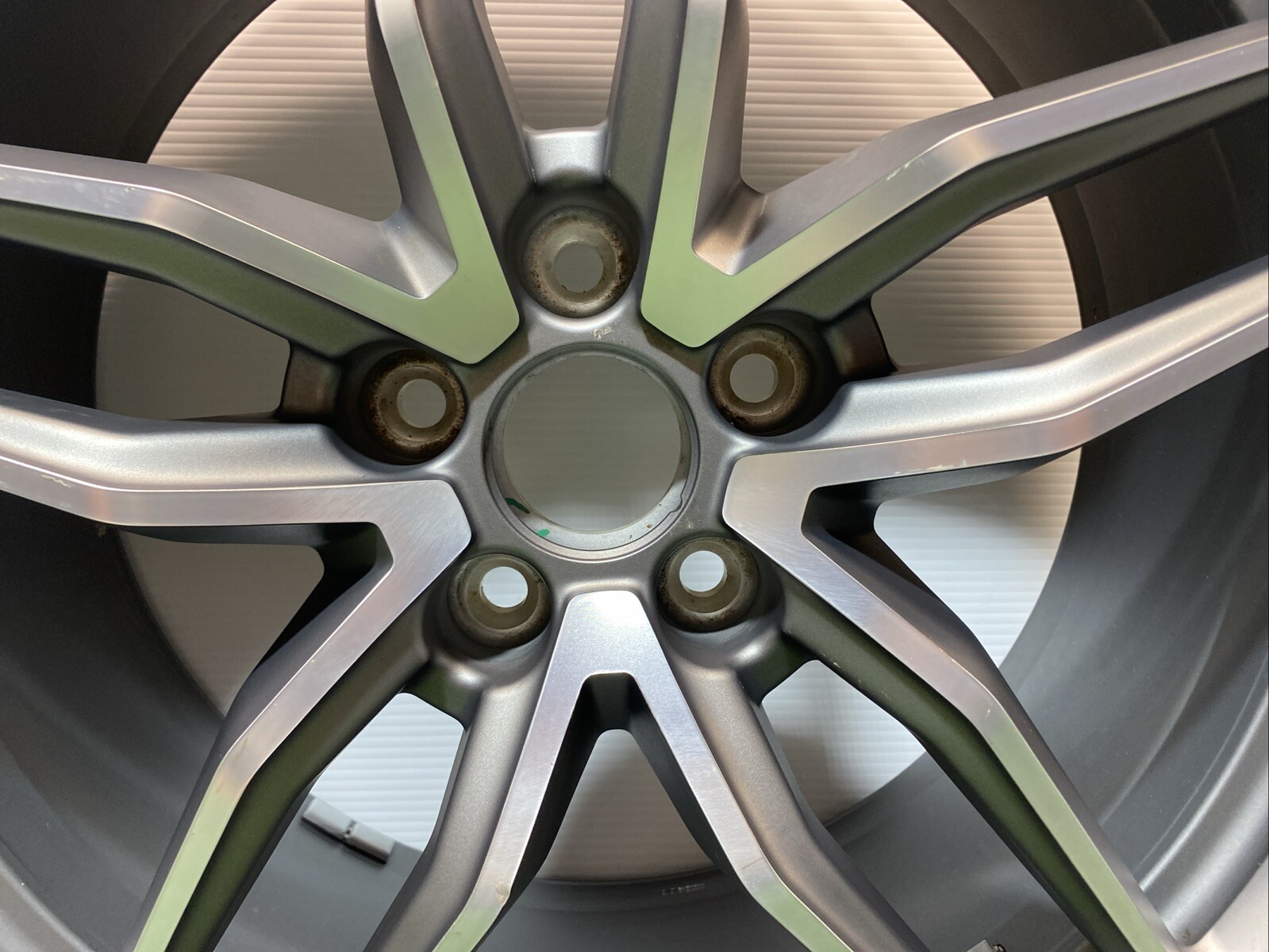 ✅ 2017-2023 Audi R8 V10 19 Inch 19 x 8.5 Original Wheel Rim 4S0601025D Front