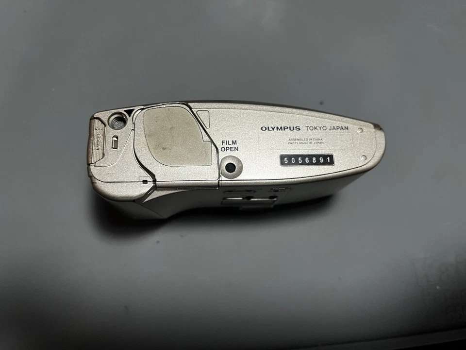 Olympus i Zoom 75 APS Point & Shoot Compact Film Camera Made in Japan - Image 4 of 4