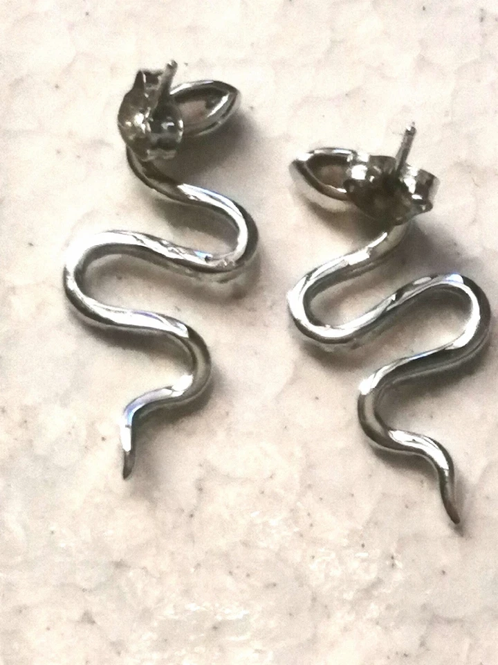 Orecchini da donna in argento 925 pendenti a forma di serpente con zircone - Immagine 4 di 4