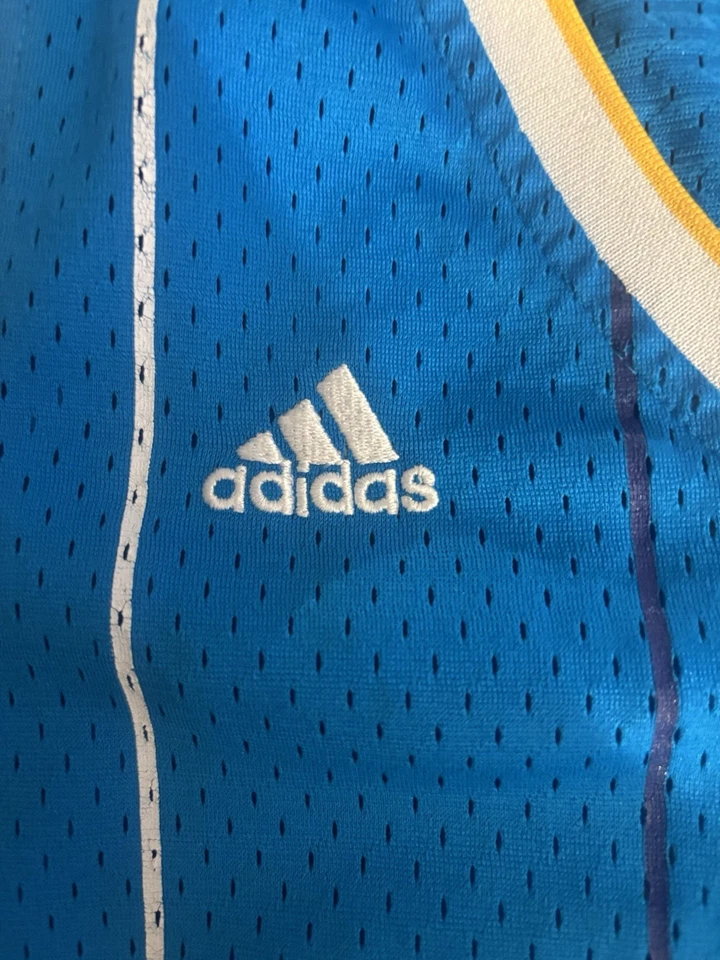 Camiseta deportiva retro para hombre CP3 Pelicans Adidas Foto 3 de 4