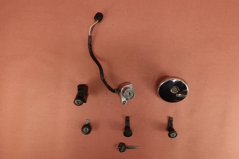 Крышка газовая для замка зажигания 1996-2008 KAWASAKI VULCAN 1500 VN1500L - Изображение 4 из 4