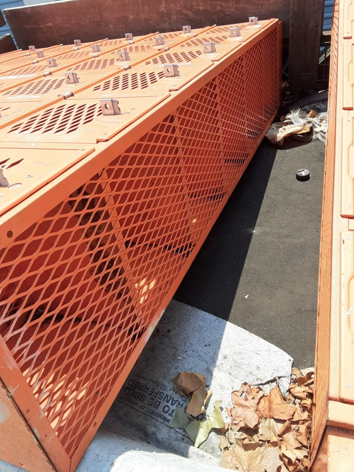 ARMARIO ESCOLAR GRANDE DE METAL NARANJA VINTAGE, ¡SOLO RECOGIDA LOCAL! Foto 3 de 4