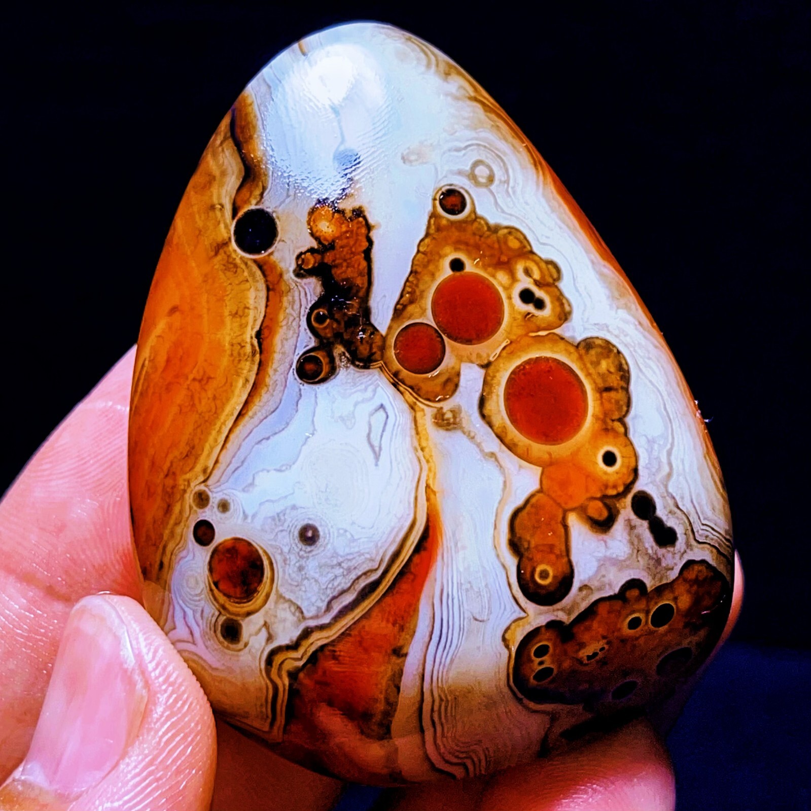 TOP 88G Natural Polished Silk Banded Agate Lace Agate Crystal Madagascar  L1592