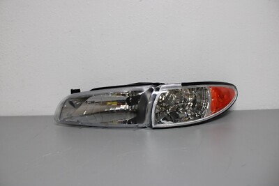 Purchase 1999 Pontiac Grand Prix Right Headlight And Cornerlight In - Foto 3