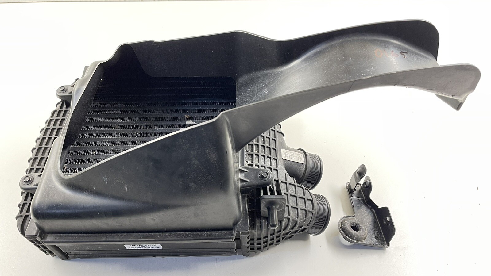 14-17 MASERATI GHIBLI PASSENGER RIGHT TURBO INTERCOOLER W/ DUCT 670009833 OEM