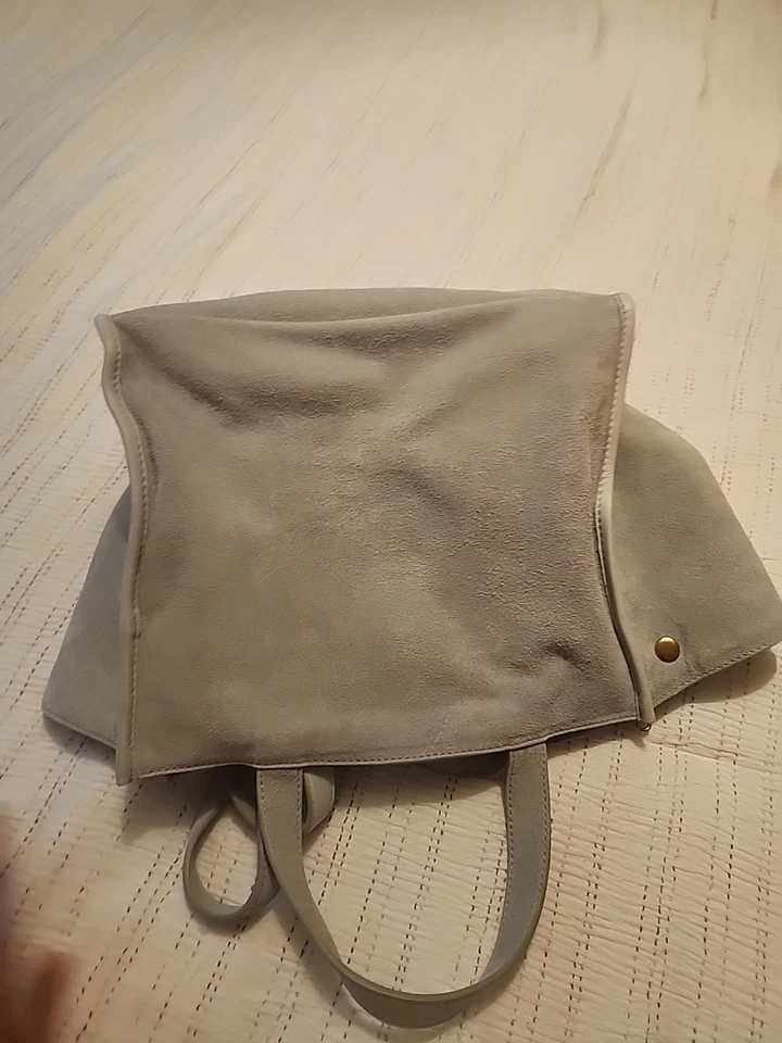 Margot New York viral Jamee 双手柄绒面革单肩包手提包浅蓝色 — 第 4/4 张图片