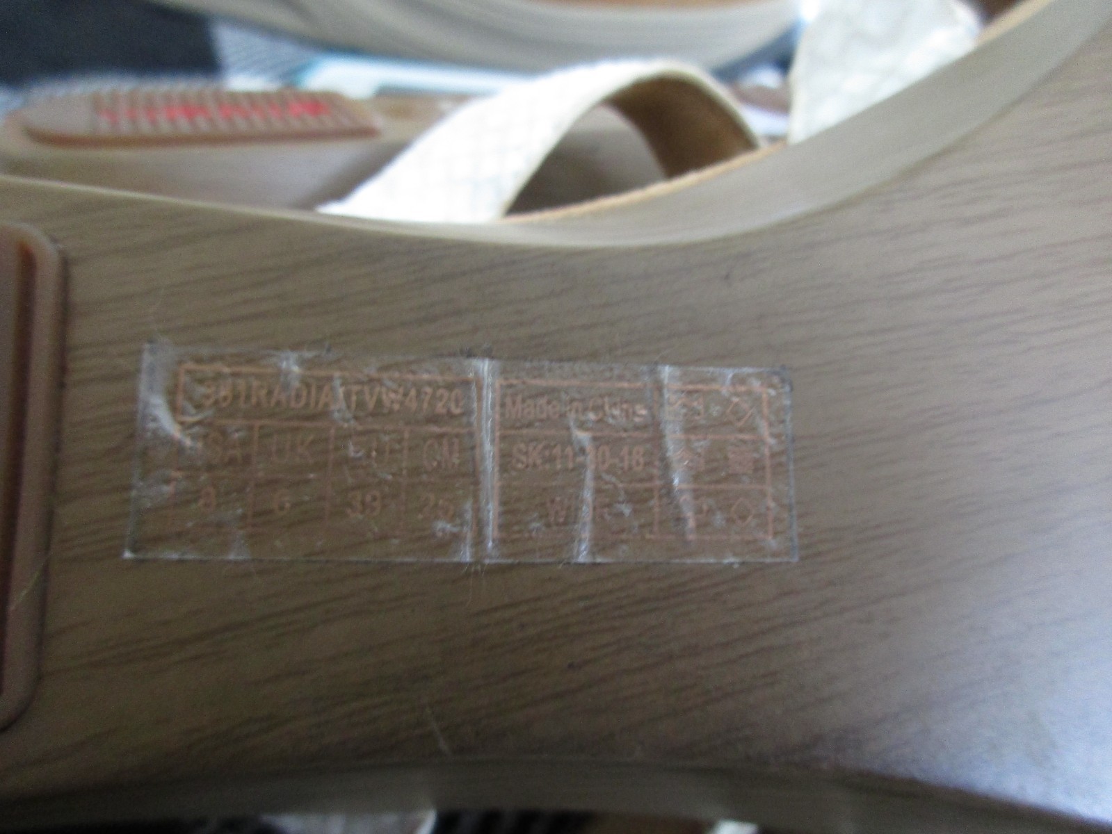 Vionic 381 "Radia” White Diamond Pattern Wedge St… - image 16