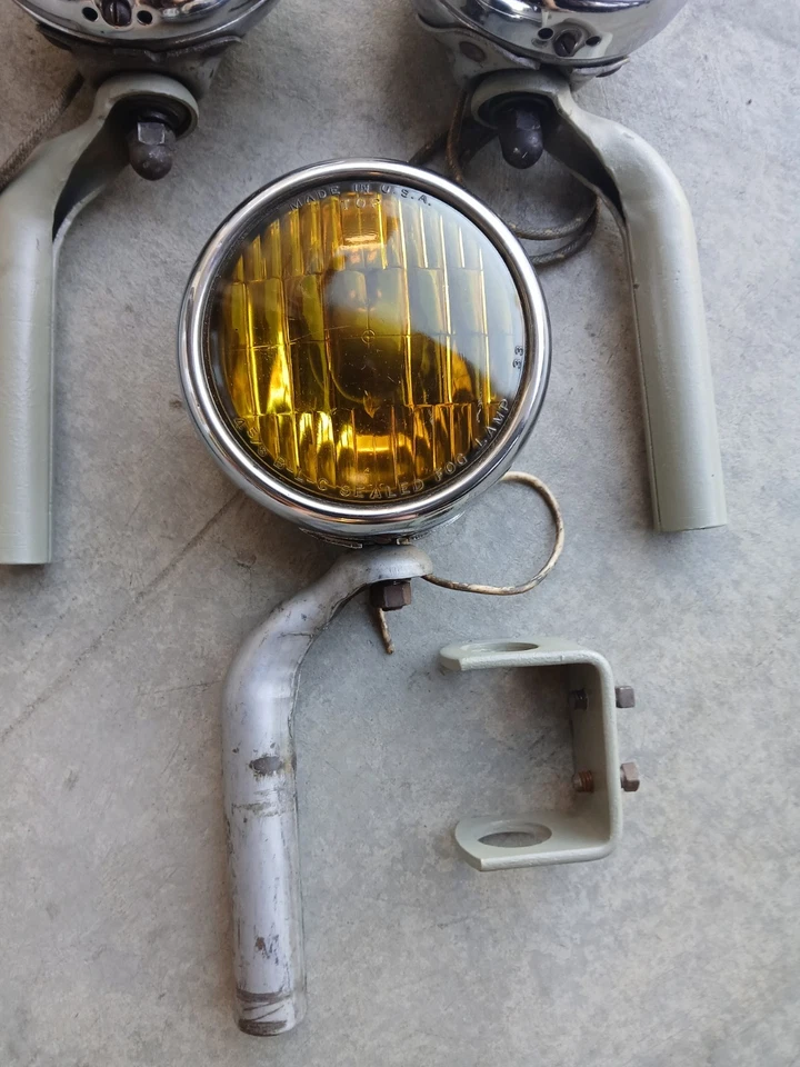 ORIGINAL 4 5/8" 1946-1948 FAROL DE NEBLINA LOTE 2 GUIA 2004-A 1 PRETO ÂMBAR CHEVROLET GM  - Imagem 3 de 4